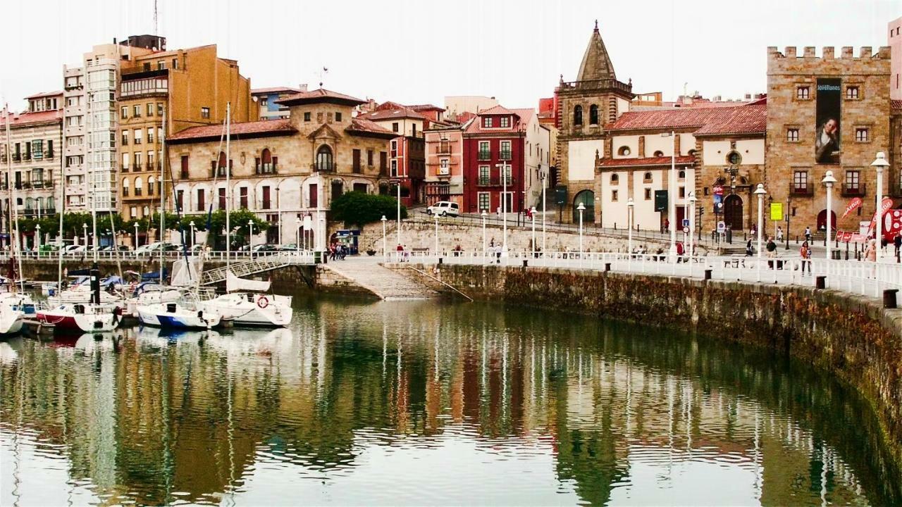 The Old Palace Tower / La Torre Del Palacion Cudillero Exterior photo