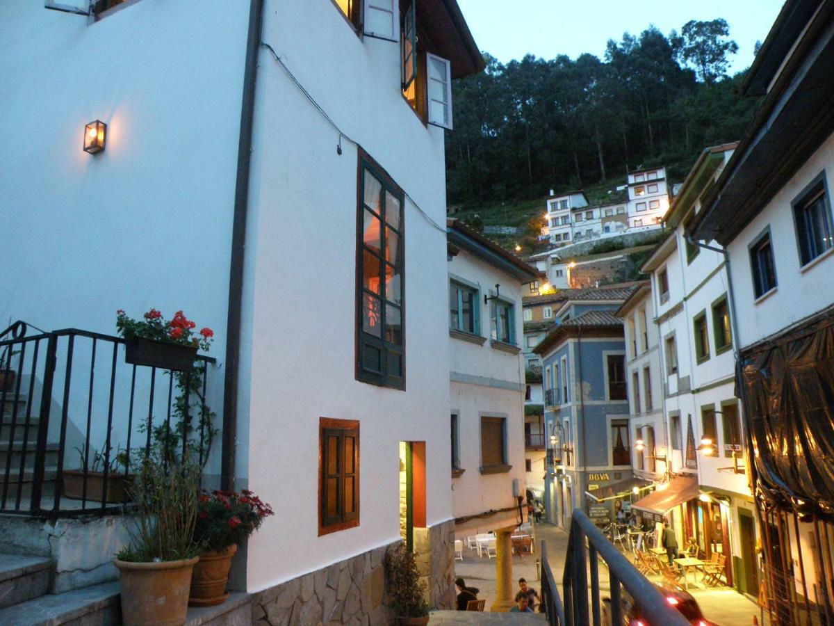 The Old Palace Tower / La Torre Del Palacion Cudillero Exterior photo