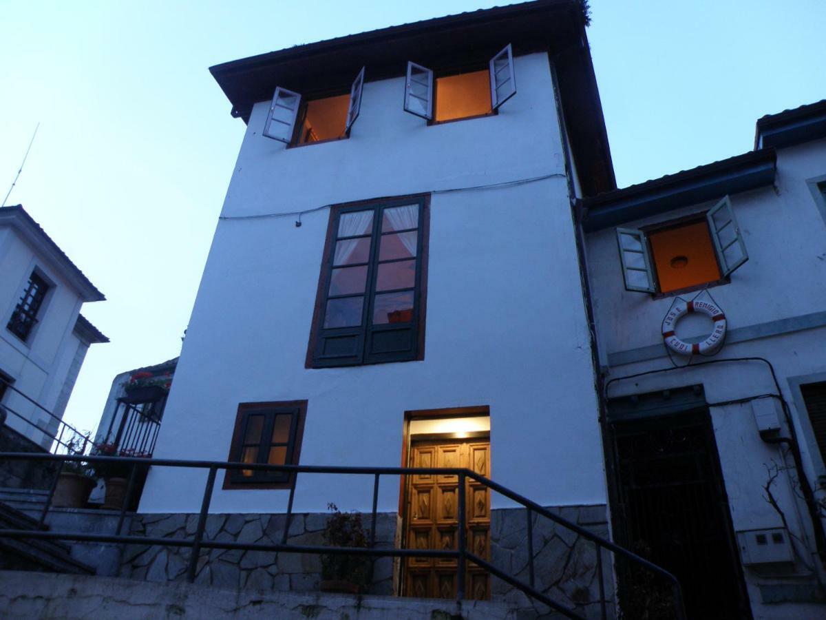 The Old Palace Tower / La Torre Del Palacion Cudillero Exterior photo